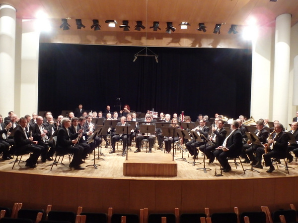 The Orchestra of Val&egrave;ncia readies.